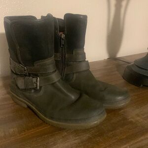 UGG short waterproof Boots